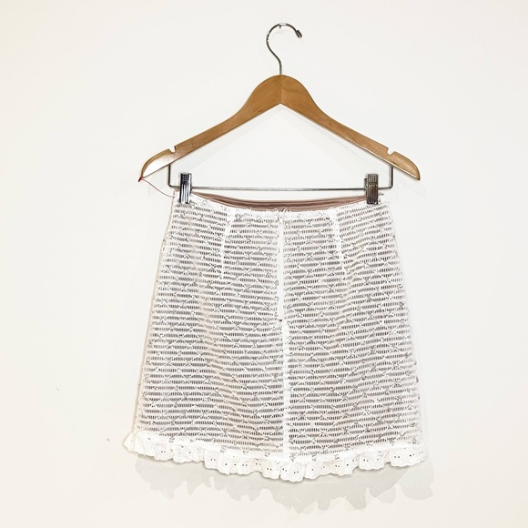 Emory park skirt with sequins. White and beige lining inside. - Picture 3 of 8